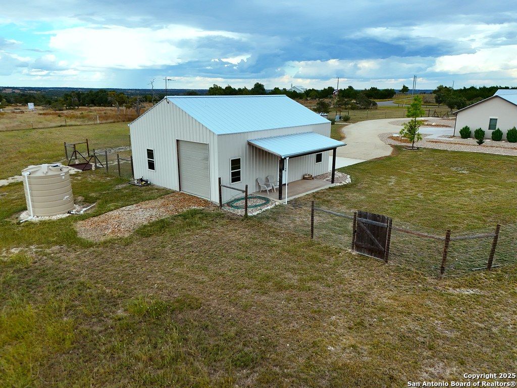 601 Garrison Road Fredericksburg, TX 78624 - Photo 63 of 77