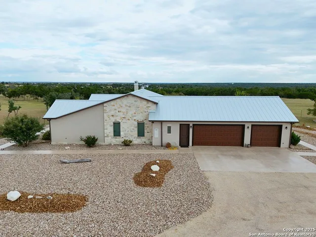 $1,295,000 | 601 Garrison Road, Fredericksburg, TX 78624