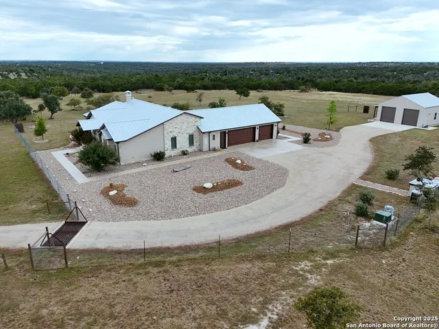 $1,295,000 | 601 Garrison Road, Fredericksburg, TX 78624