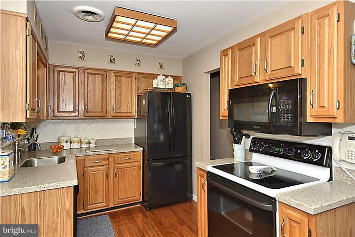 5212 Cochran Road Beltsville, MD 20705 - Photo 2 of 30 Kitchen