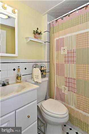 5212 Cochran Road Beltsville, MD 20705 - Photo 21 of 30 Basement Level Full Bath
