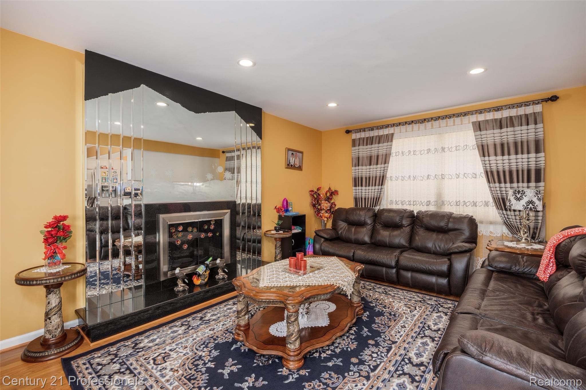 3130 Elmcrest Road Sterling Heights, MI 48310 - Photo 10 of 28 3130 Elmcrest Rd-10.jpg