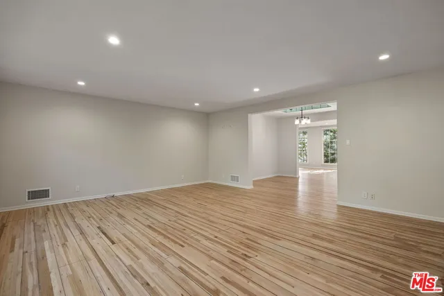 $8,495 | 450 Smithwood Drive, Beverly Hills, CA 90212