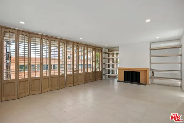 $7,995 | 450 Smithwood Drive, Beverly Hills, CA 90212