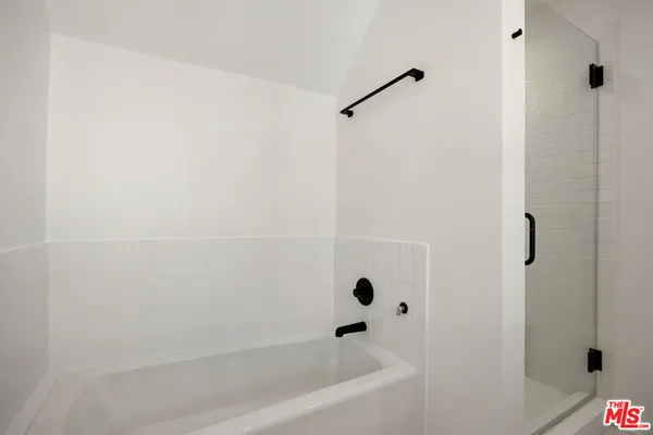 $7,995 | 450 Smithwood Drive, Beverly Hills, CA 90212