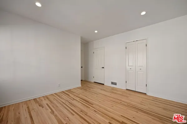 $7,995 | 450 Smithwood Drive, Beverly Hills, CA 90212