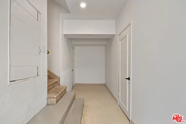 $7,995 | 450 Smithwood Drive, Beverly Hills, CA 90212