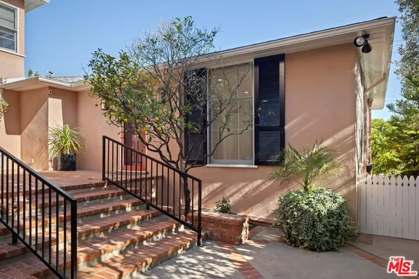 $7,995 | 450 Smithwood Drive, Beverly Hills, CA 90212