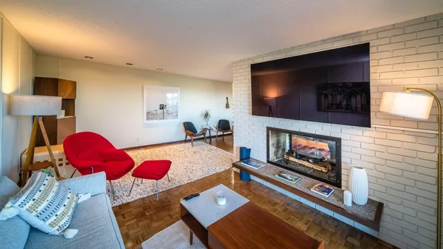 $4,888,000 | 410 Conil Way, Portola Valley, CA 94028