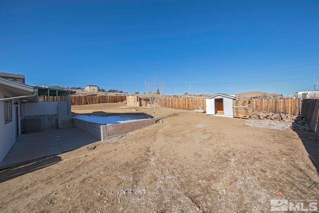 425 Hoge Road Reno, NV 89506 - Photo 19 of 25 a outdoor space with a barbeque