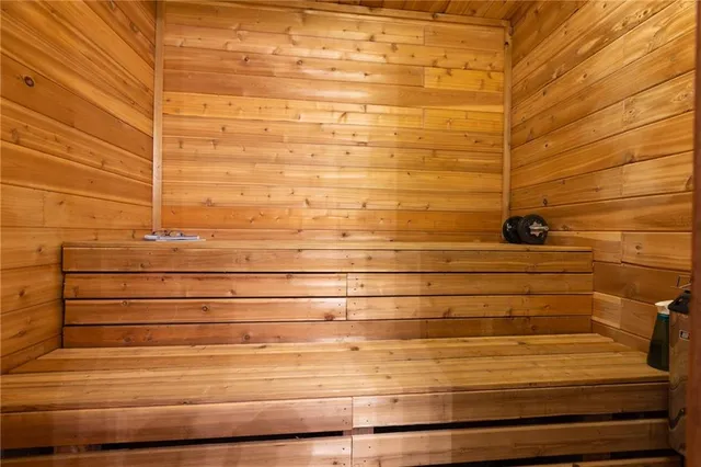 $425,000 | 1303 Telford Drive, Liberty, MO 64068