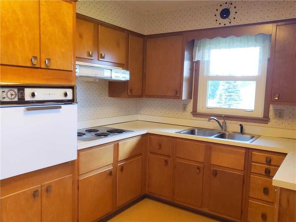 537 New Castle Road Slippery Rock, PA 16057 - Photo 8 of 25