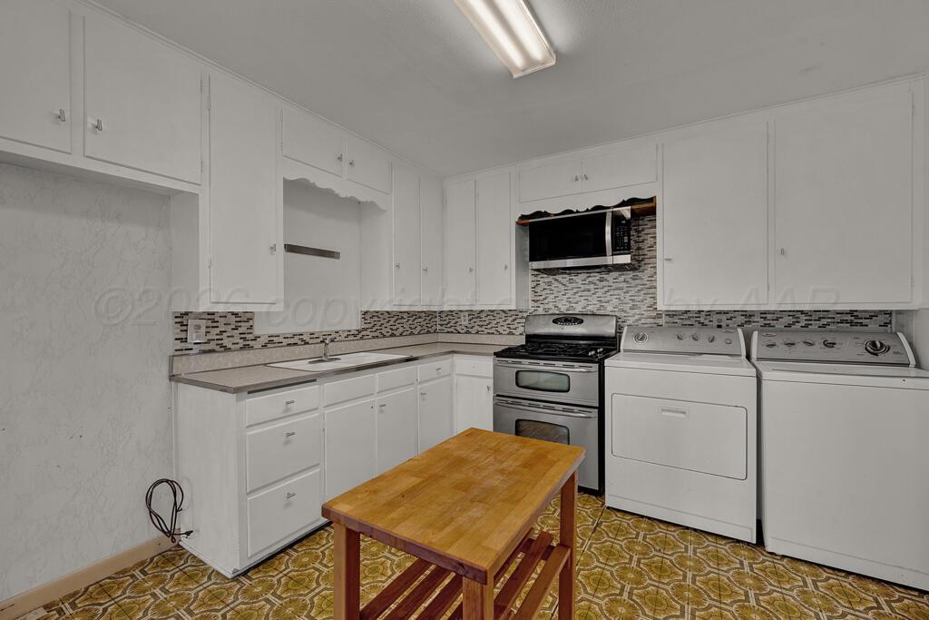 4108 Winchester Road Amarillo, TX 79102 - Photo 10 of 24 kitchen 3