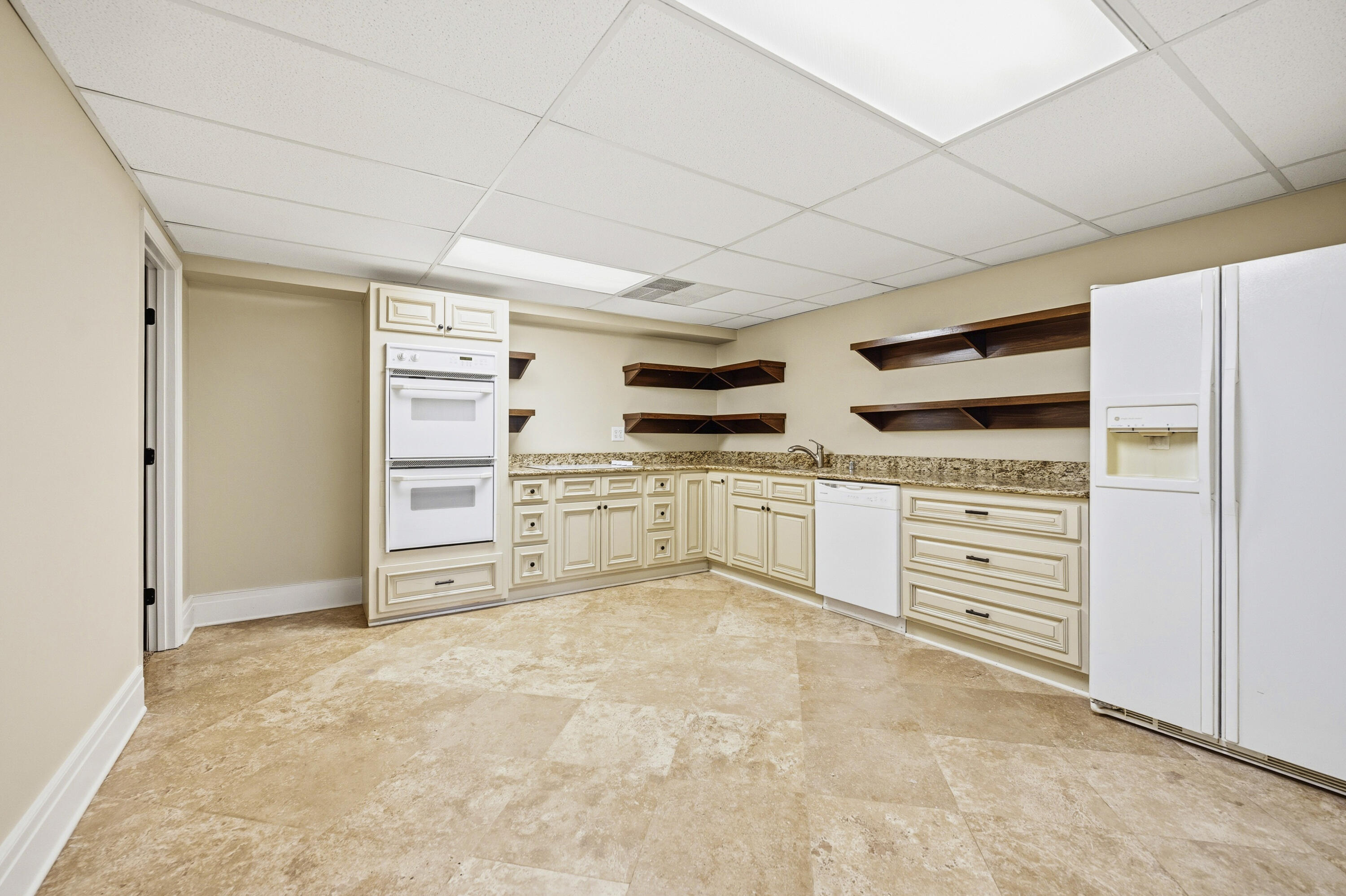 3600 Briar Hill Road Lexington, KY 40516 - Photo 64 of 102 20260330-3600-Briar-Hill-Rd-fh-00078