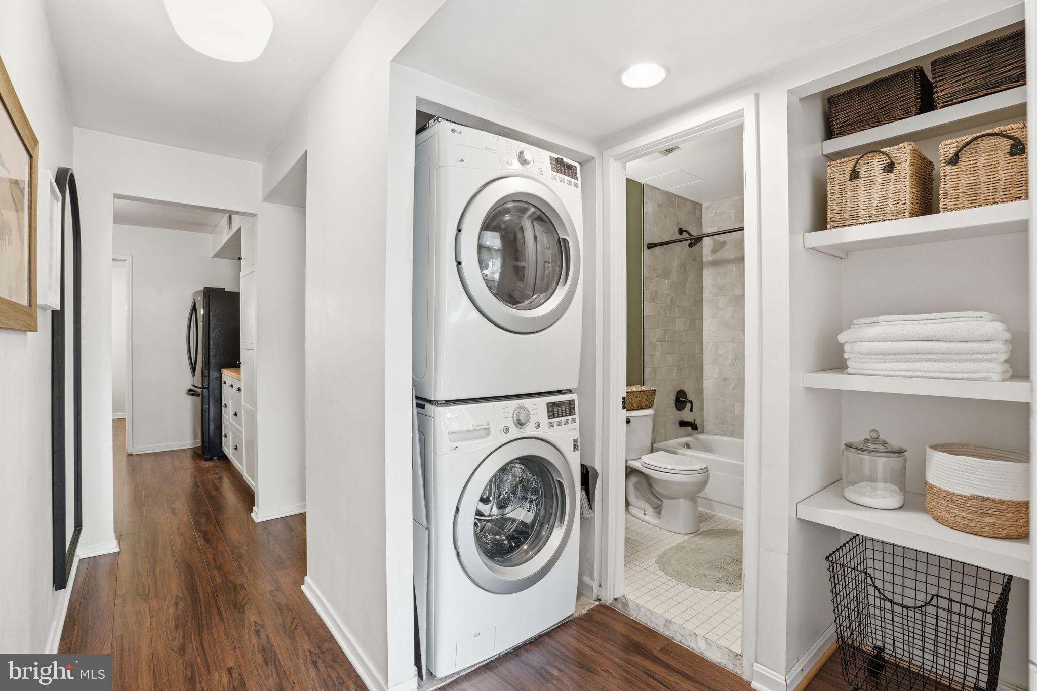 1663 Parkcrest Circle, Unit 5B/300 Reston, VA 20190 - Photo 18 of 21 In Unit Laundry