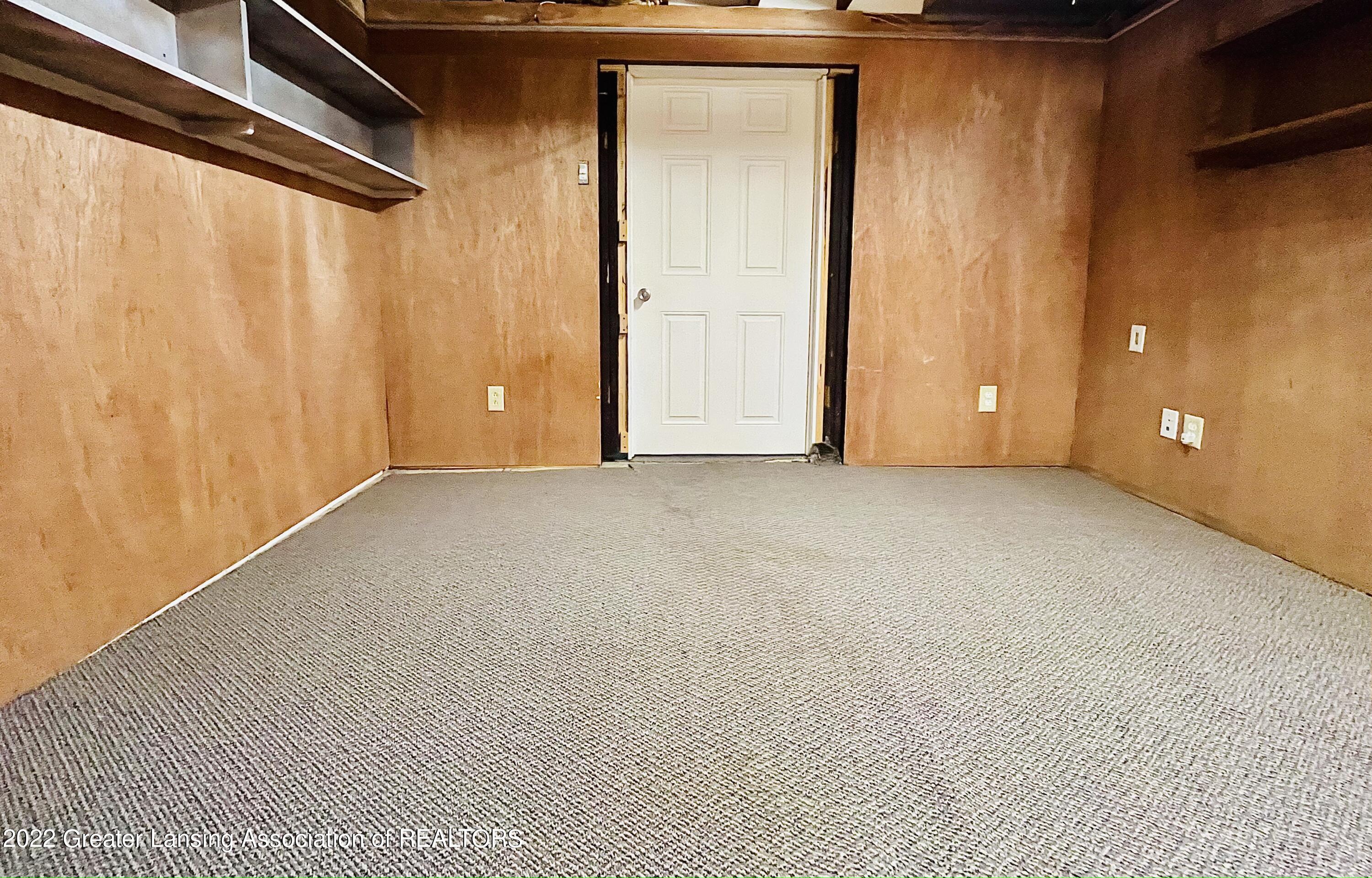 217 Rita Street Lansing, MI 48910 - Photo 27 of 42 27