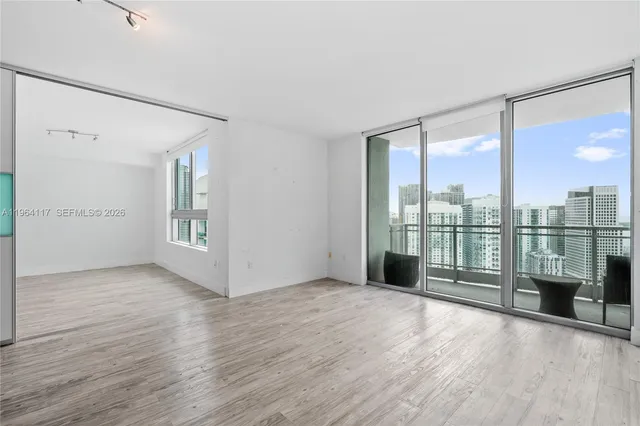 $3,800 | 90 Southwest 3rd Street, Unit 4203, Miami, FL 33130