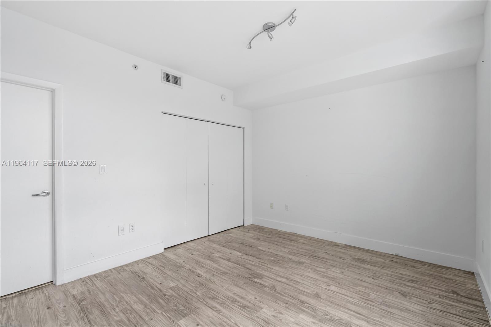 90 Southwest 3rd Street, Unit 4203 Miami, FL 33130 - Photo 15 of 36