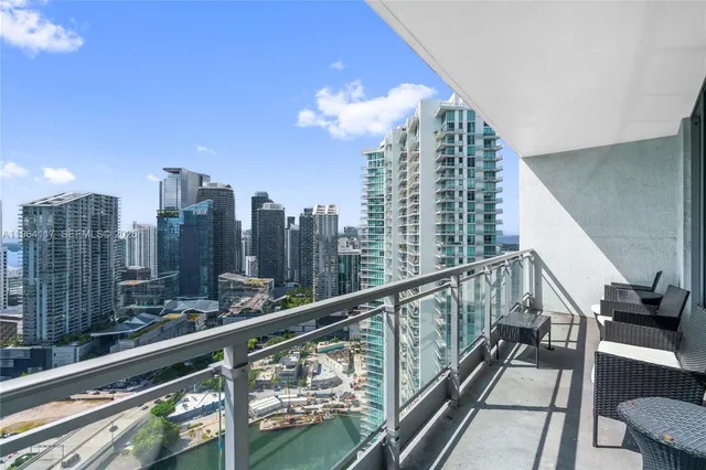 $3,800 | 90 Southwest 3rd Street, Unit 4203, Miami, FL 33130