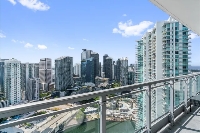 $3,800 | 90 Southwest 3rd Street, Unit 4203, Miami, FL 33130