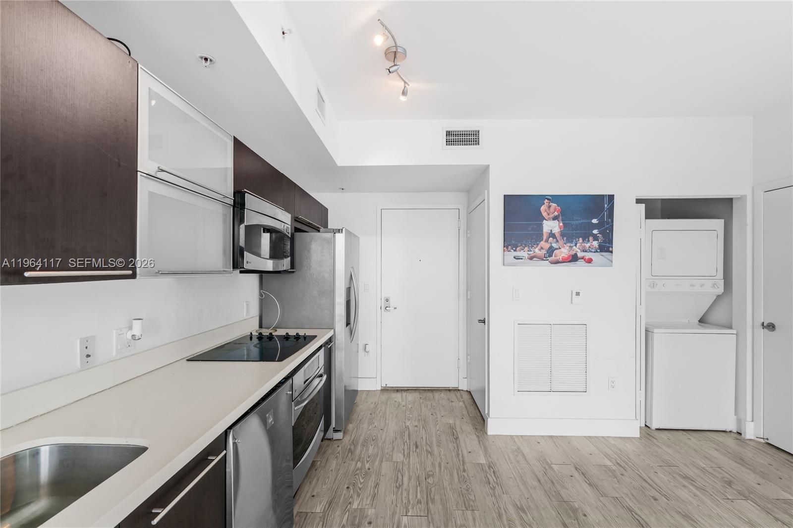 90 Southwest 3rd Street, Unit 4203 Miami, FL 33130 - Photo 5 of 36