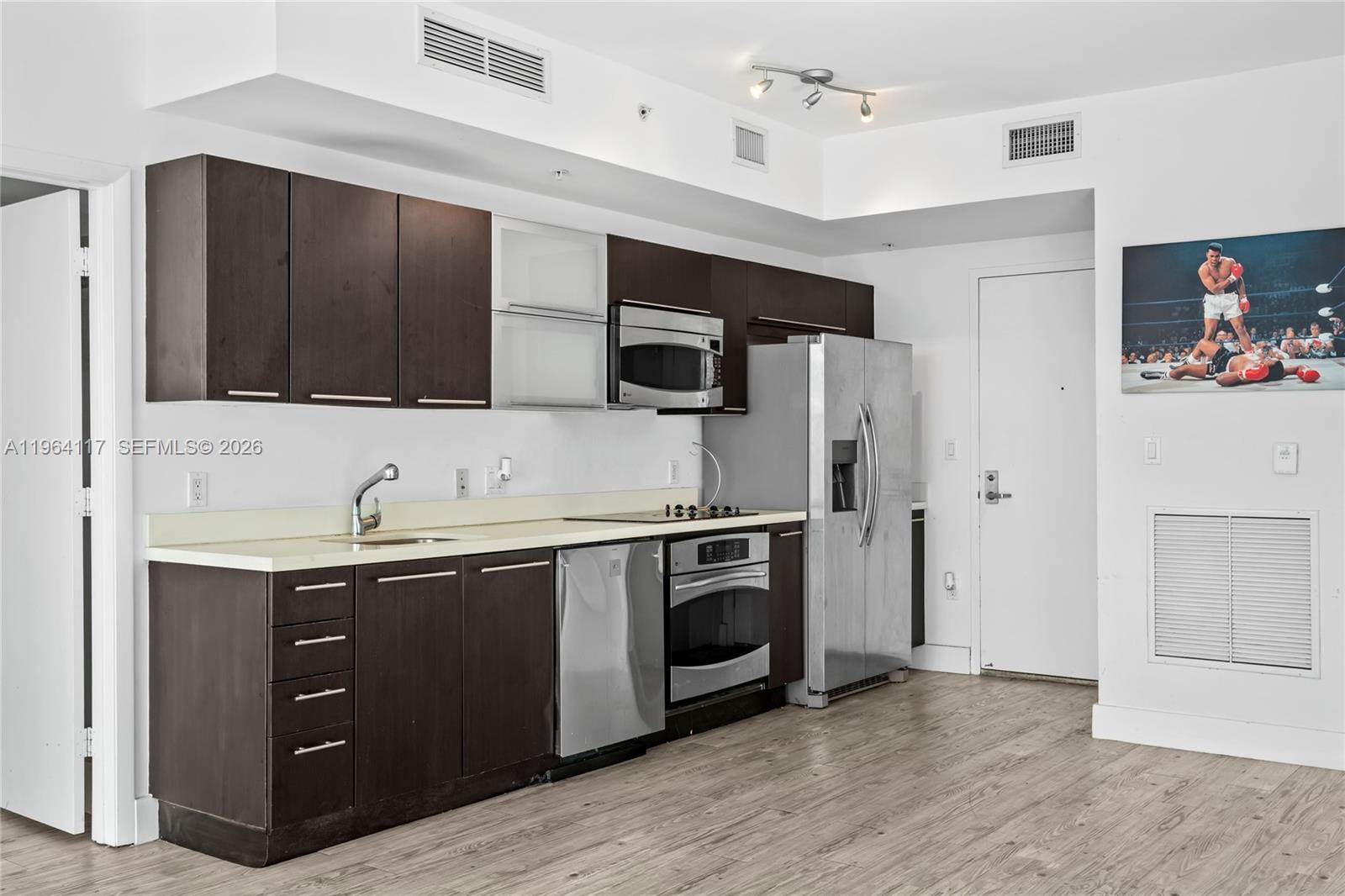 90 Southwest 3rd Street, Unit 4203 Miami, FL 33130 - Photo 7 of 36