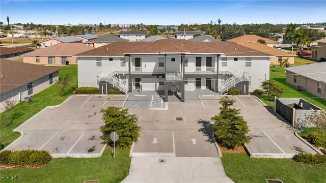 $1,600 | 275 Southwest 4th Street, Unit 100, Cape Coral, FL 33991