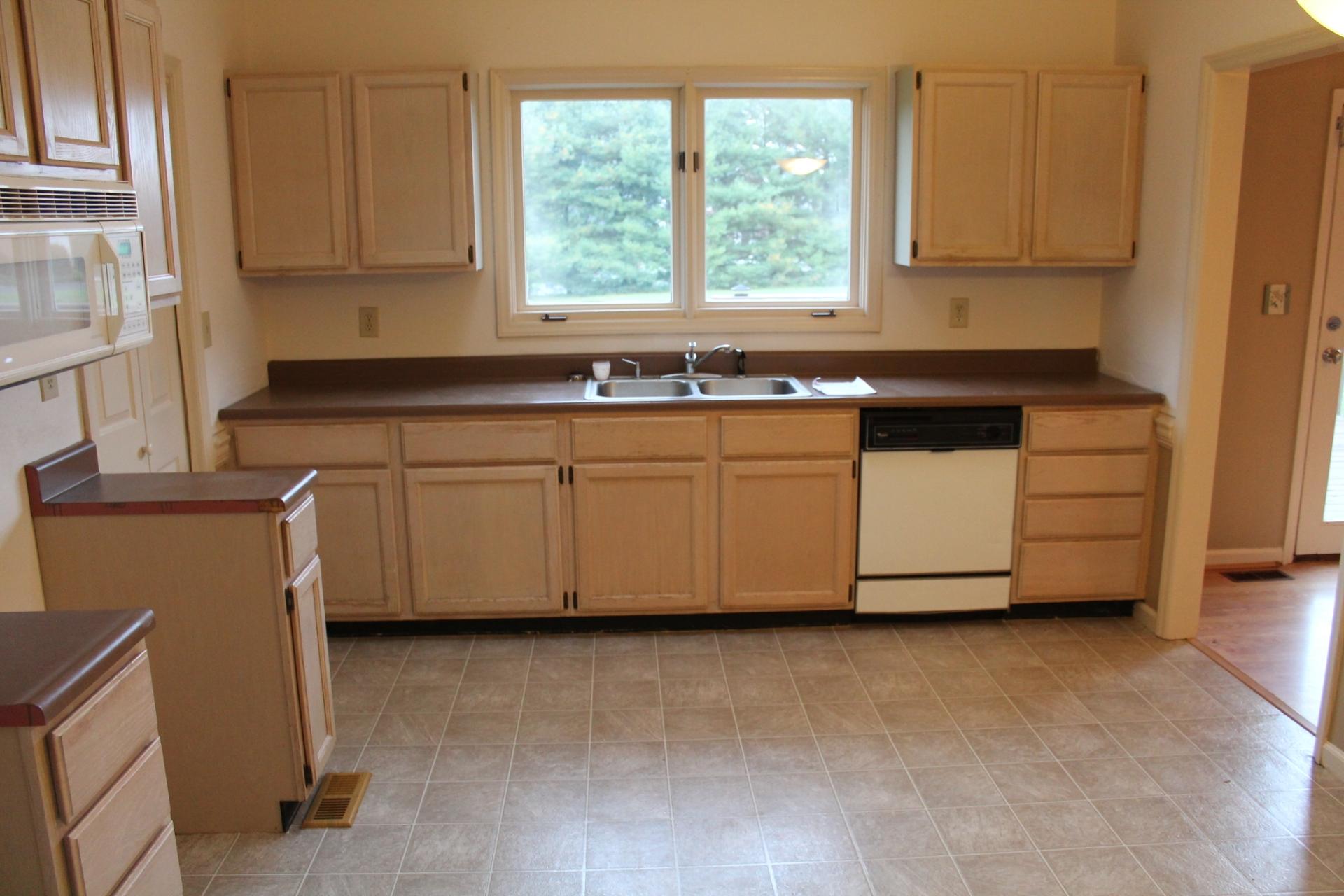 201 Aftons Meadow Road Vinton, VA 24179 - Photo 7 of 18 a view of cabinets and window