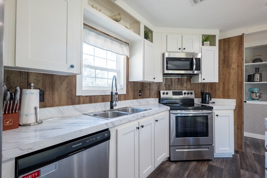 859 Old Coffee Road Hahira, GA 31632 - Photo 11 of 35 Gallery Image 11