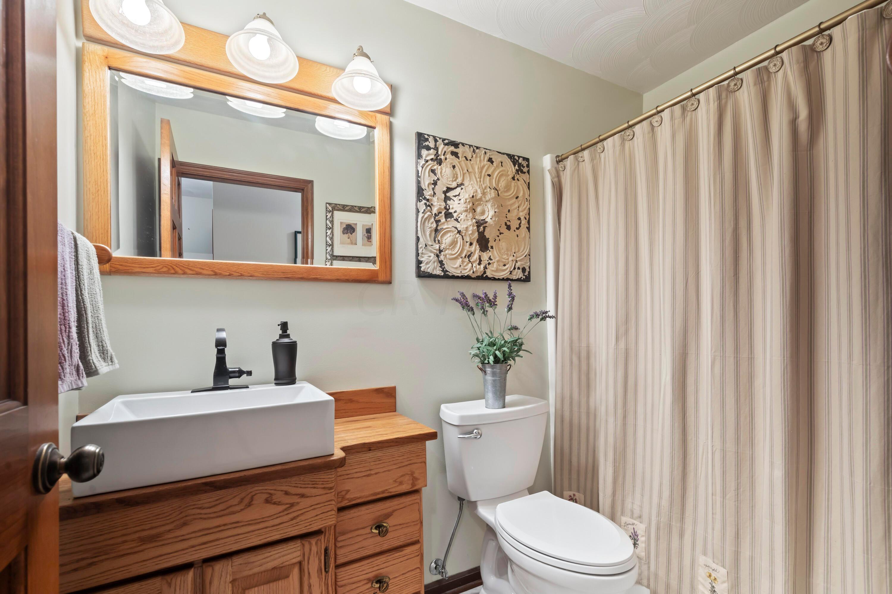 955 North Old State Road Delaware, OH 43015 - Photo 22 of 73 Full Bath