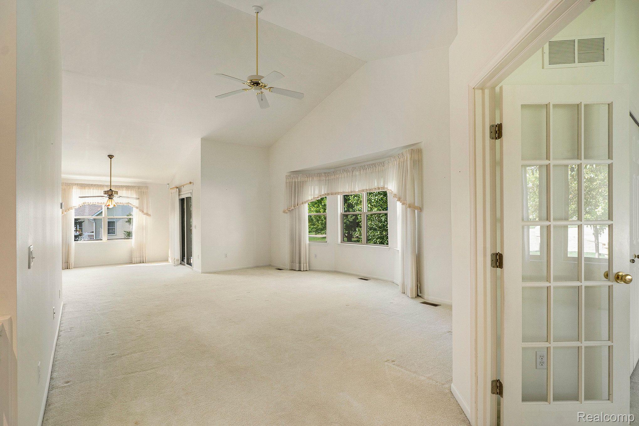 2231 Chase Point Court Flushing, MI 48433 - Photo 2 of 24 Gallery Image 2