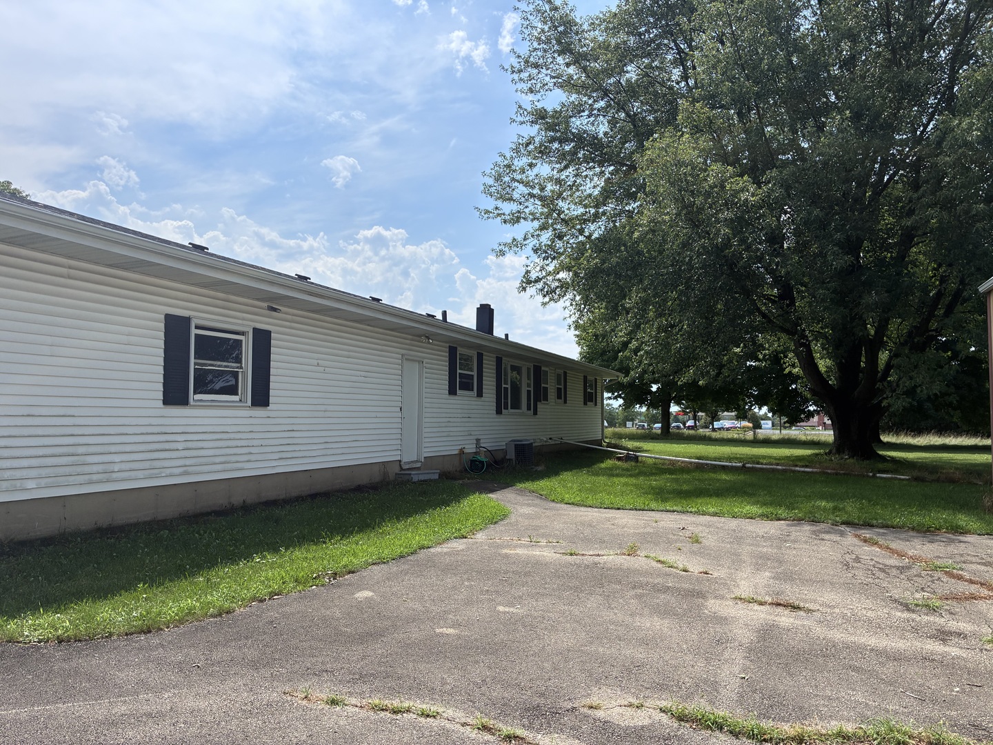 14339 Plank Road Sycamore, IL 60178 - Photo 13 of 22 Gallery Image 13