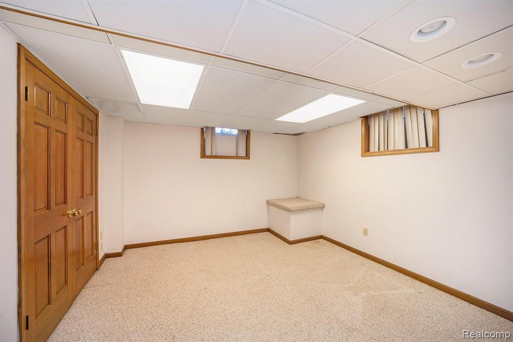 3650 Summit Ridge Drive Rochester Hills, MI 48306 - Photo 32 of 42