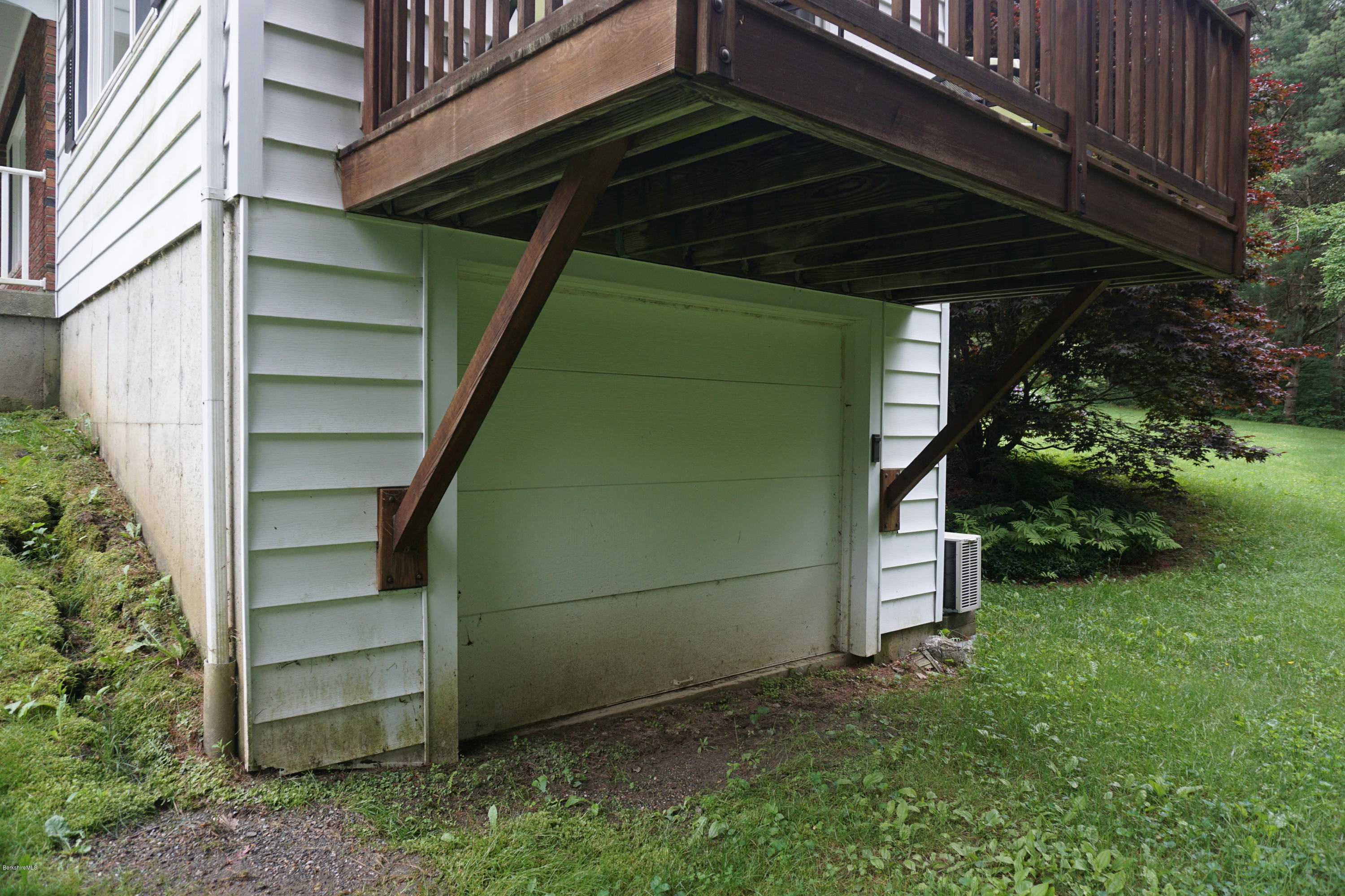 350 Lenox Road Richmond, MA 01254 - Photo 30 of 30 a backyard of a house