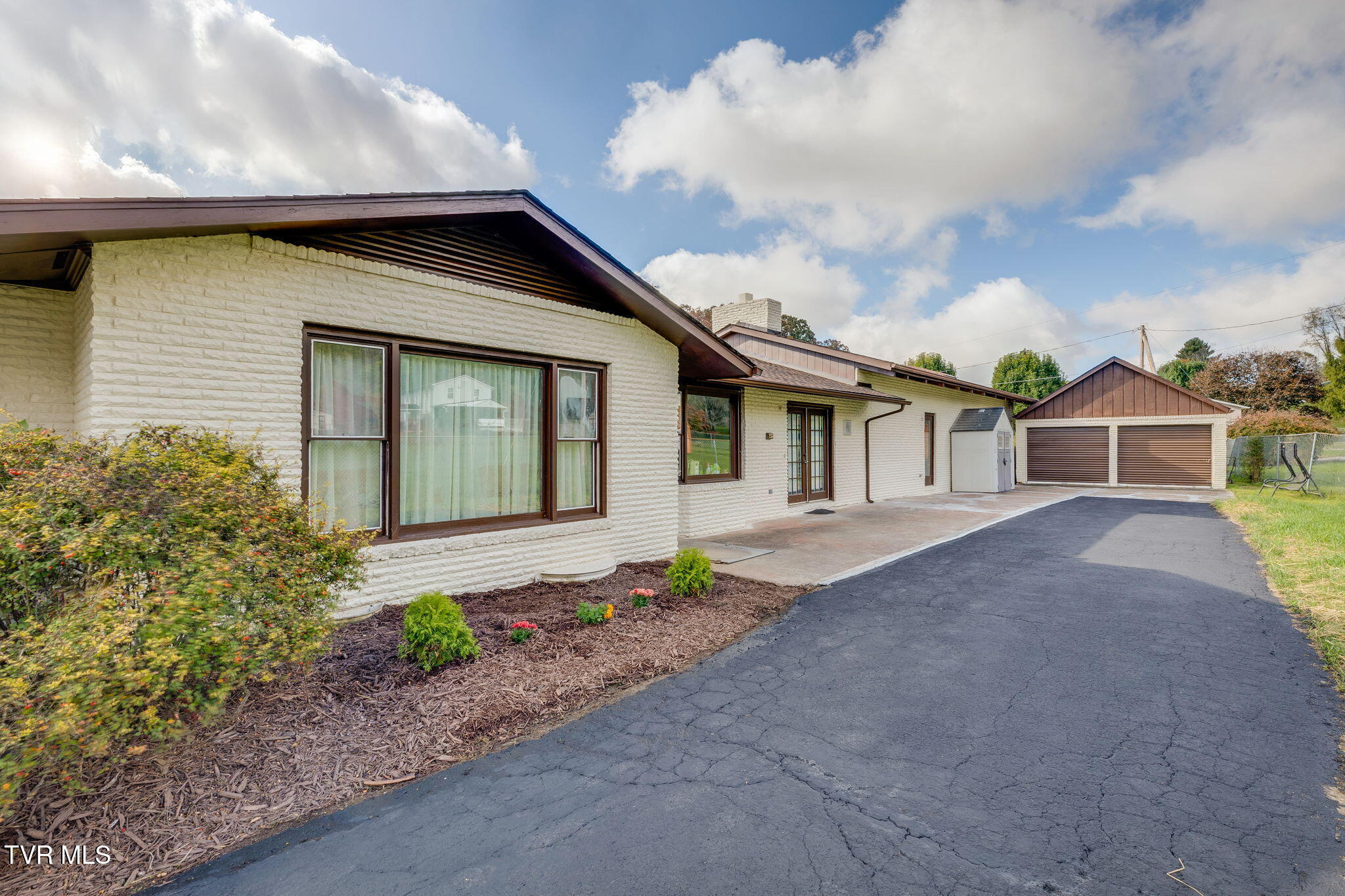 7893 Baptist Valley Road North Tazewell, VA 24630 - Photo 54 of 61 Rear driveway