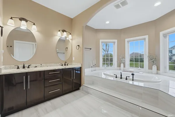 $1,190,000 | 4381 St Elais Cove, Fort Wayne, IN 46845