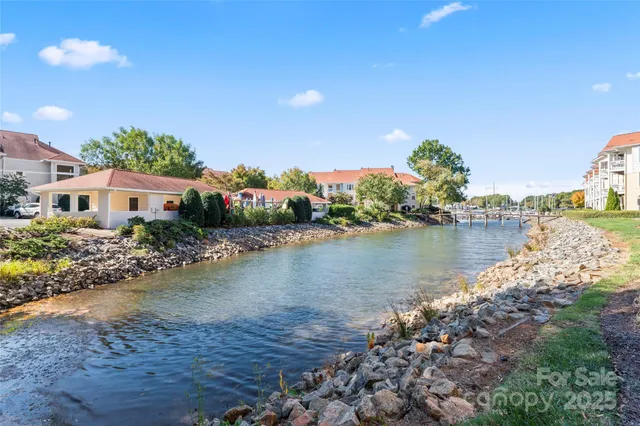 $420,000 | 18009 Kings Point Drive, Unit M, Cornelius, NC 28031