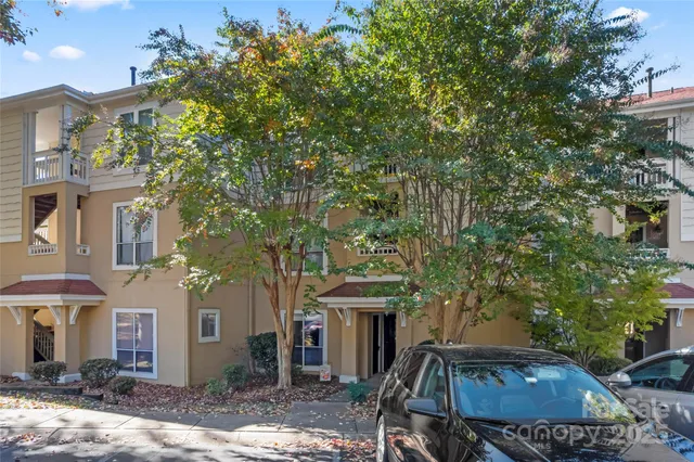 $420,000 | 18009 Kings Point Drive, Unit M, Cornelius, NC 28031