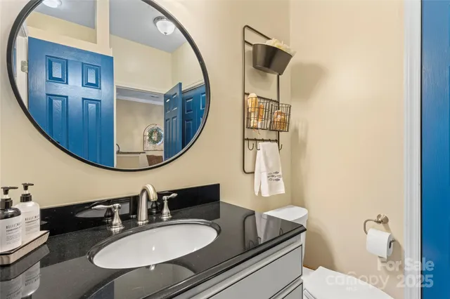 $420,000 | 18009 Kings Point Drive, Unit M, Cornelius, NC 28031