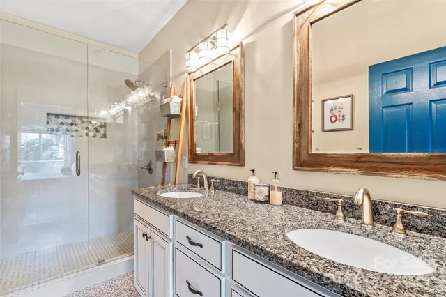 $420,000 | 18009 Kings Point Drive, Unit M, Cornelius, NC 28031