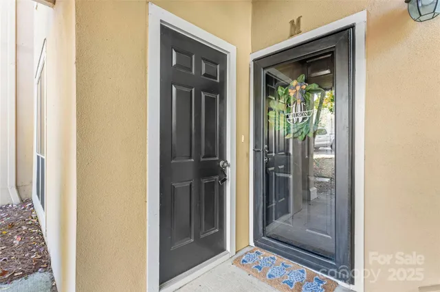 $420,000 | 18009 Kings Point Drive, Unit M, Cornelius, NC 28031