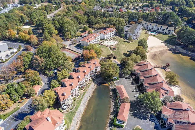 $420,000 | 18009 Kings Point Drive, Unit M, Cornelius, NC 28031