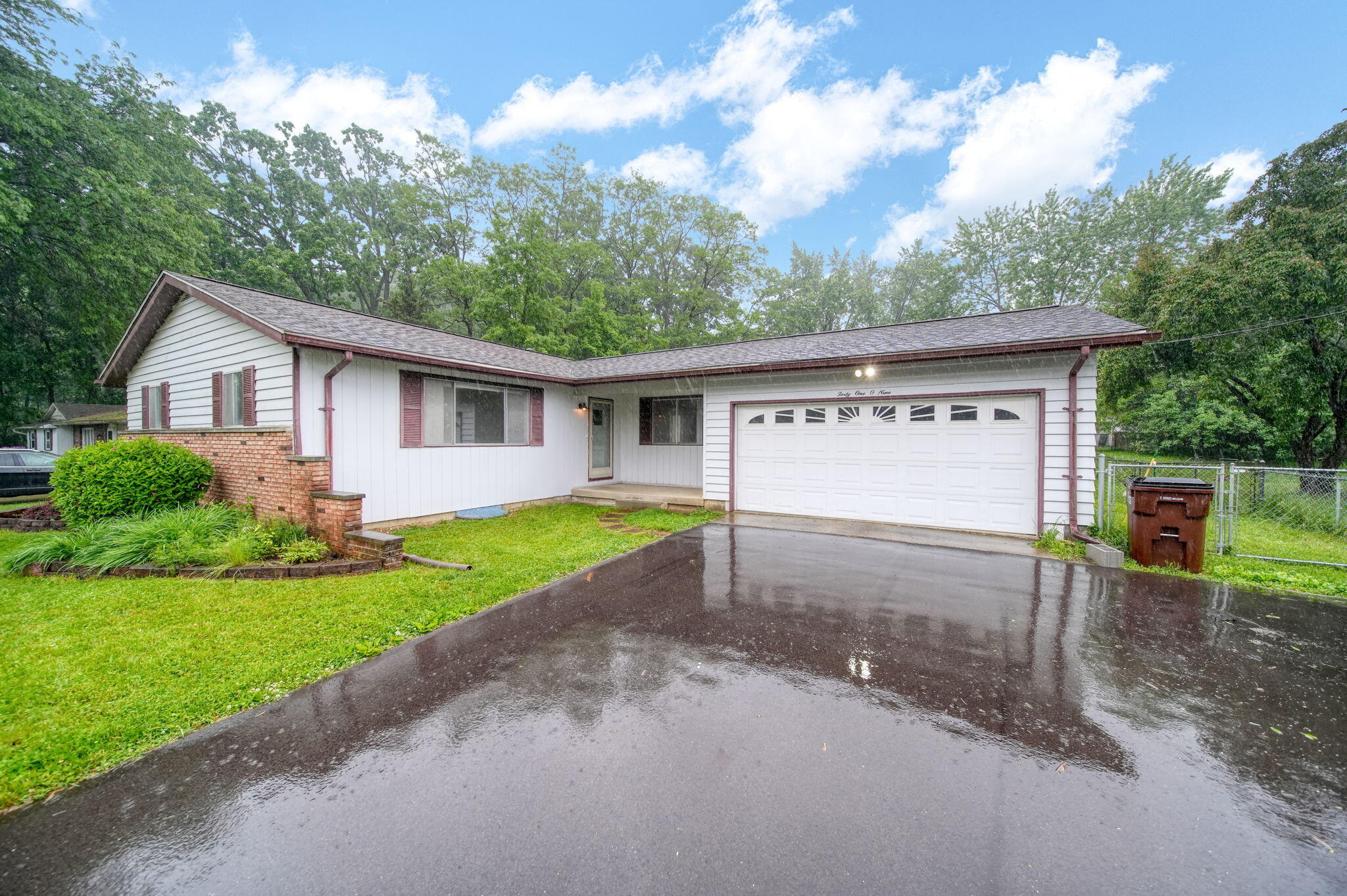 4109 Spring Arbor Road Jackson, MI 49201 - Photo 4 of 42 4-web-or-mls-DSC05622_HDR
