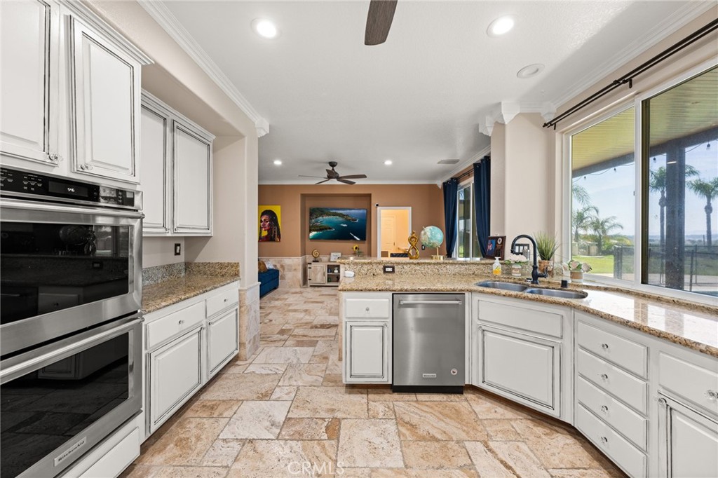 18936 Summer Leaf Lane Riverside, CA 92504 - Photo 14 of 72