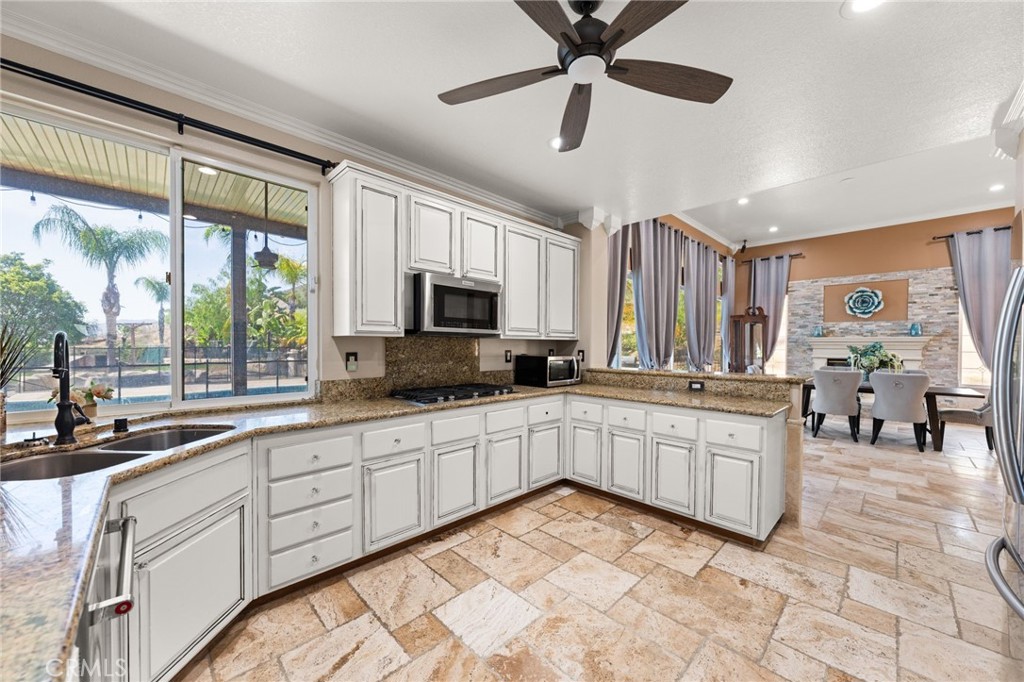 18936 Summer Leaf Lane Riverside, CA 92504 - Photo 15 of 72