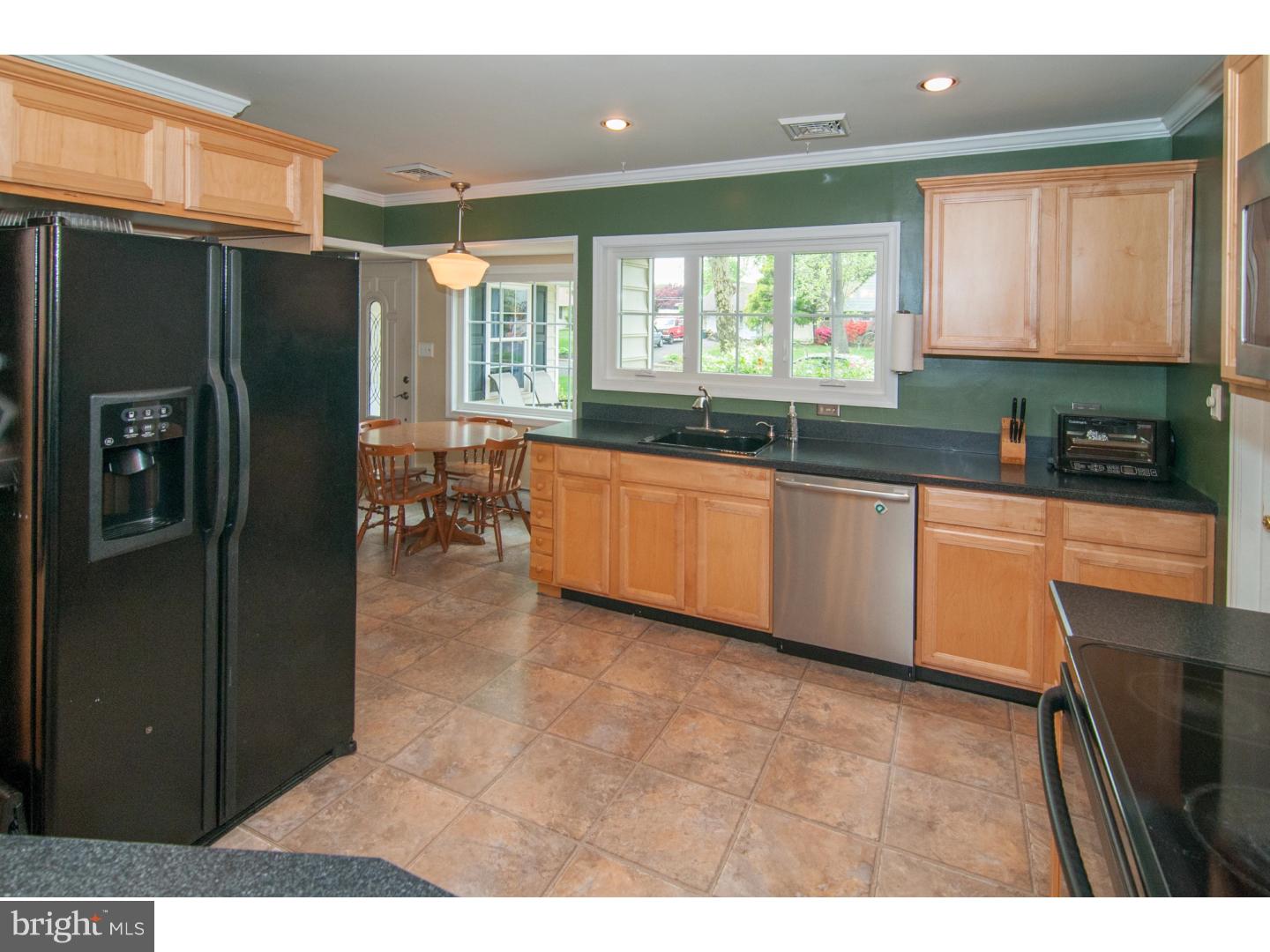 45 Spicebush Road Levittown, PA 19056 - Photo 13 of 25 Kitchen