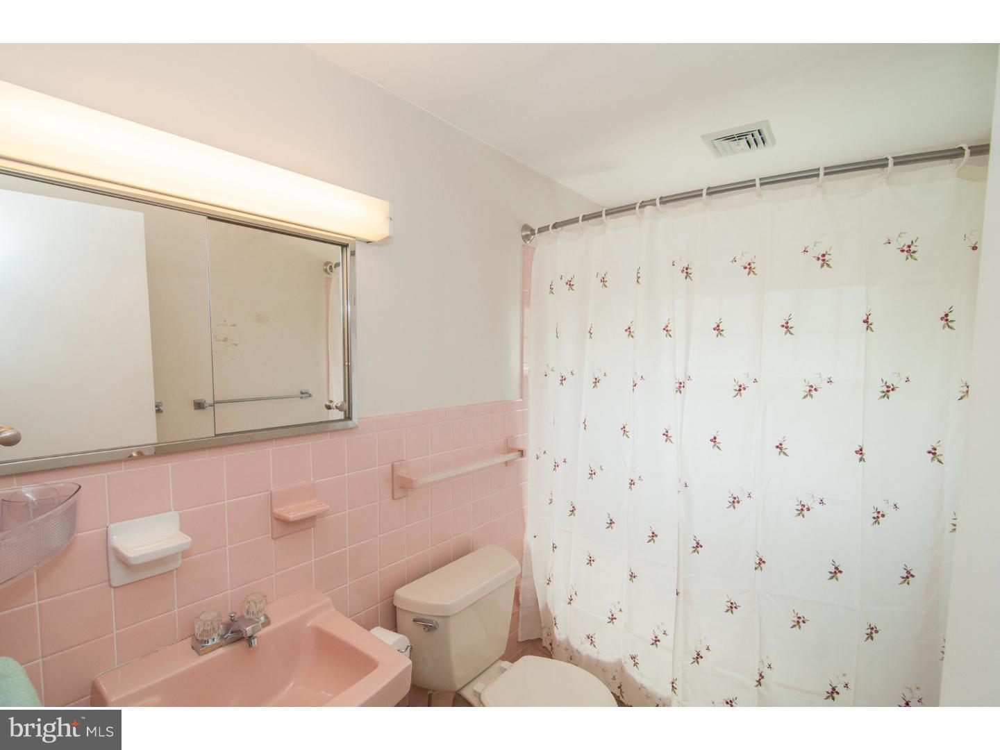 45 Spicebush Road Levittown, PA 19056 - Photo 16 of 25 Gallery Image 16