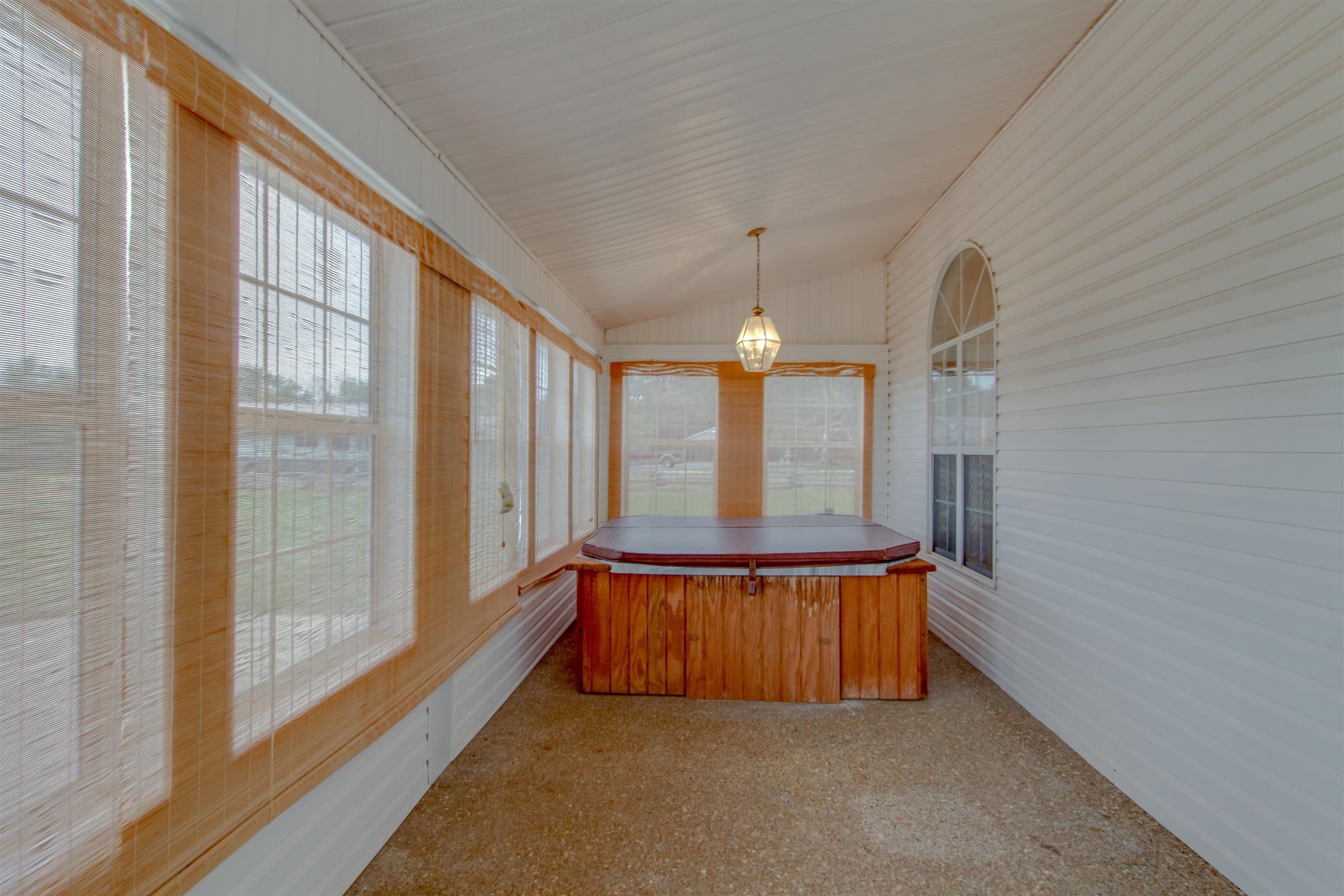 2284 Murray-Kittrell Road Readyville, TN 37149 - Photo 25 of 30 Sunroom with hot tub