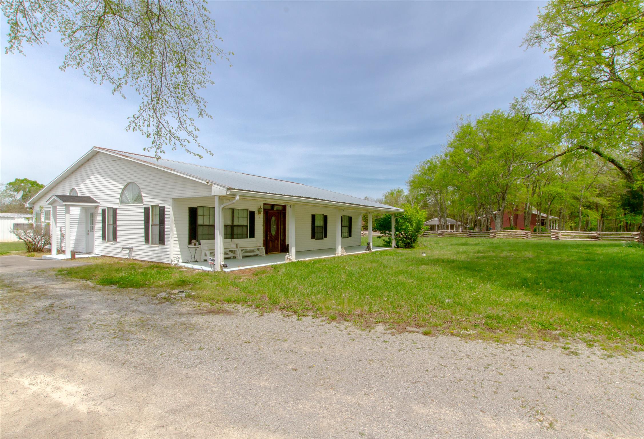 2284 Murray-Kittrell Road Readyville, TN 37149 - Photo 5 of 30 1776 sf home with 3 bedrooms and 2 full baths