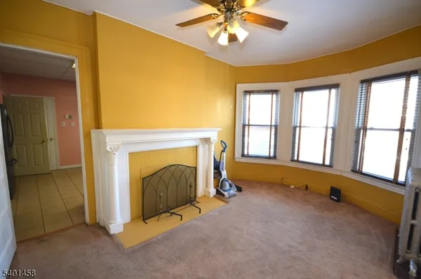 $1,900 | 572 East 25th Street, Unit 1, Paterson, NJ 07514